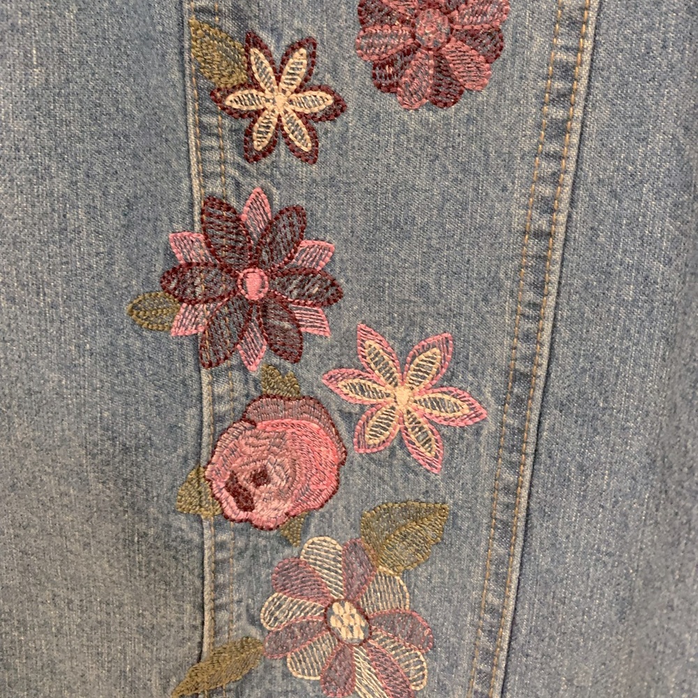 Women’s Denim & Co Embroidered Jean Jacket - Picture 3 of 8